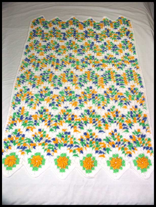 Rose Garden Lattice Blankie - Flat (click to go back)