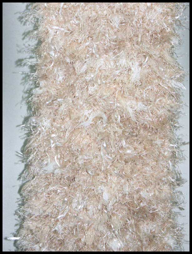 Cream Fur Scarf closeup (click to go back)