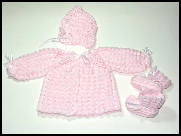 Puffy Shell Stitch Baby Set (click to see closeup of pattern)