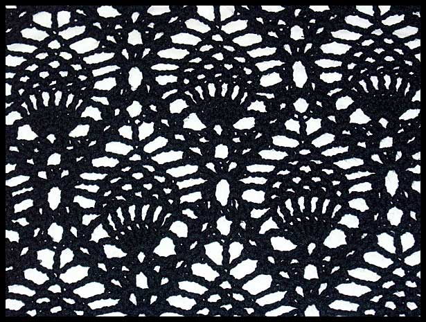 Pineapple Triangle Shawl Closeup (click to go back)