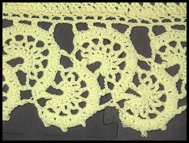 Spiderweb Shawl Edge Closeup (click to go back)